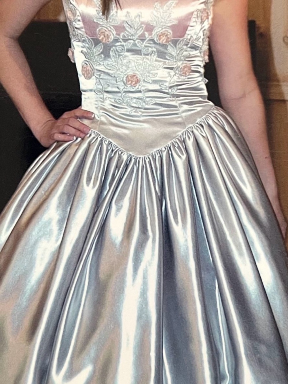 Girls Silver Satin Ball Gown Dress with Floral Embroidery Costumade